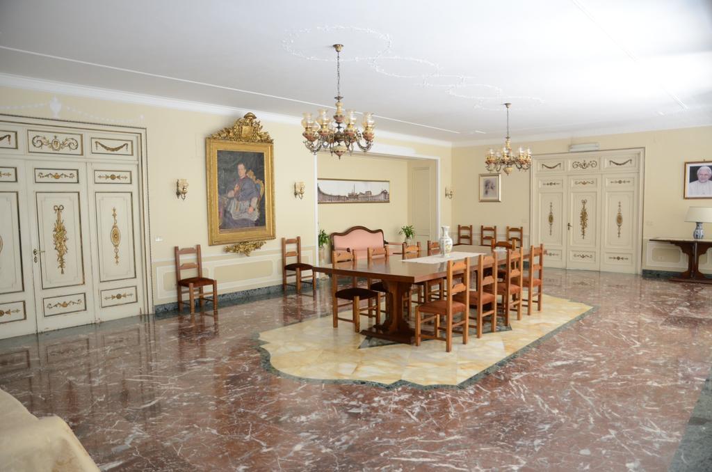 مبيت وإفطار روما Casa Per Ferie Cardinal G. Guarino المظهر الخارجي الصورة